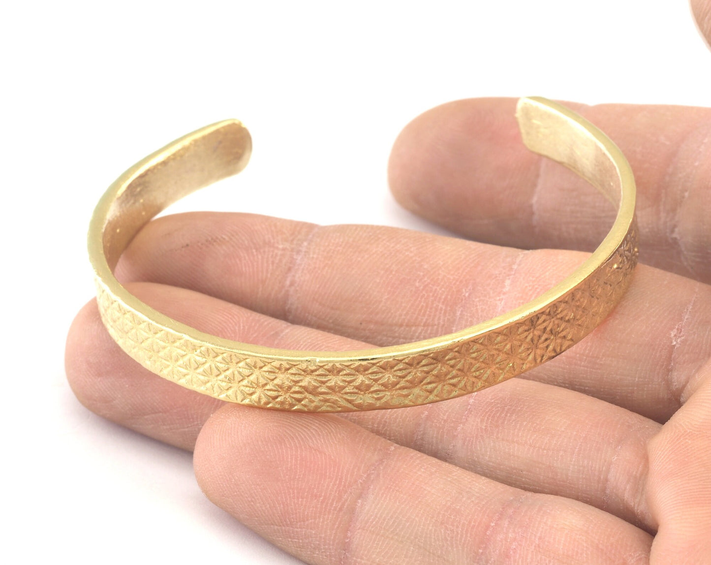 Textured Bracelet Brass Adjustable (57mm inner size - Adjustable ) OZ2974