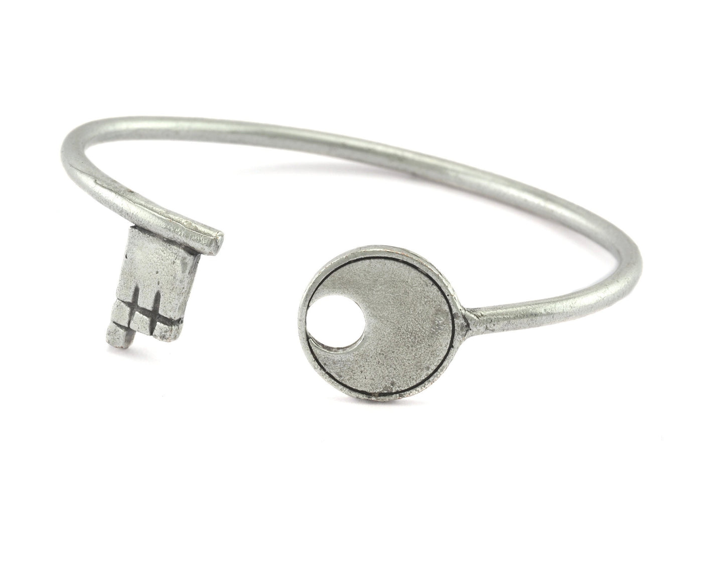 Key Bracelet Antique Silver Plated Brass Adjustable (62mm inner size - Adjustable ) OZ3183