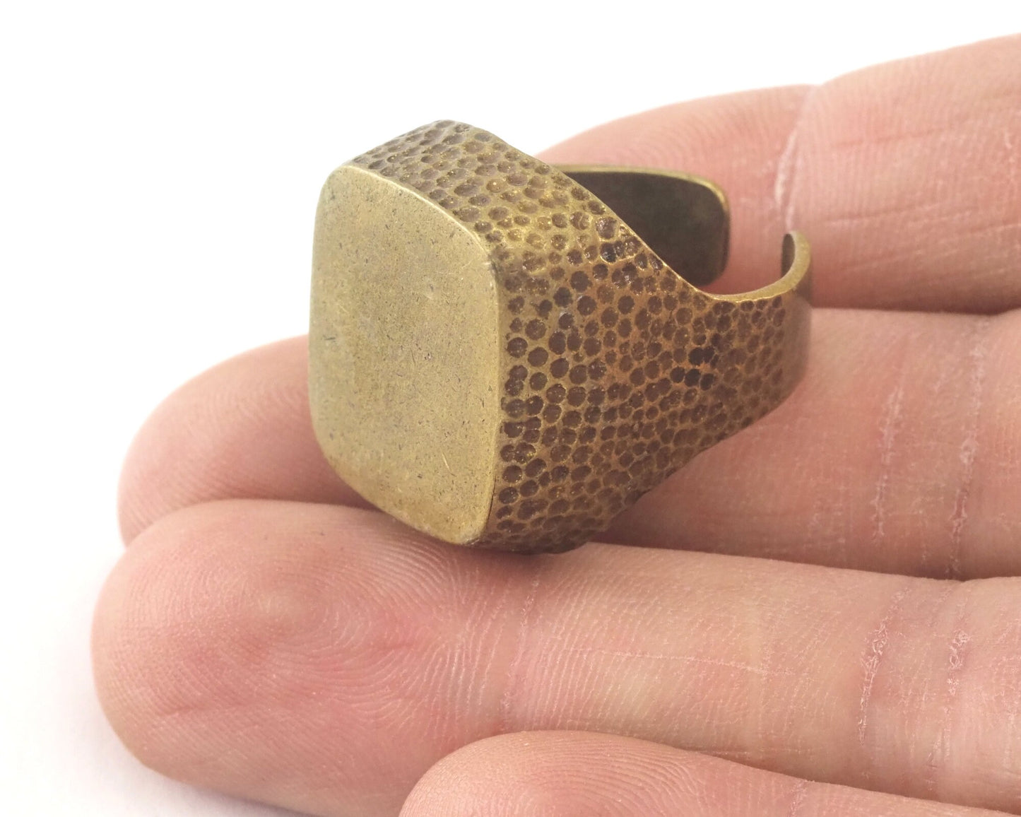 Signet Ring Antique Bronze Plated Brass Hammered Ring Blank (18.5mm 8US inner size - Adjustable ) OZ564