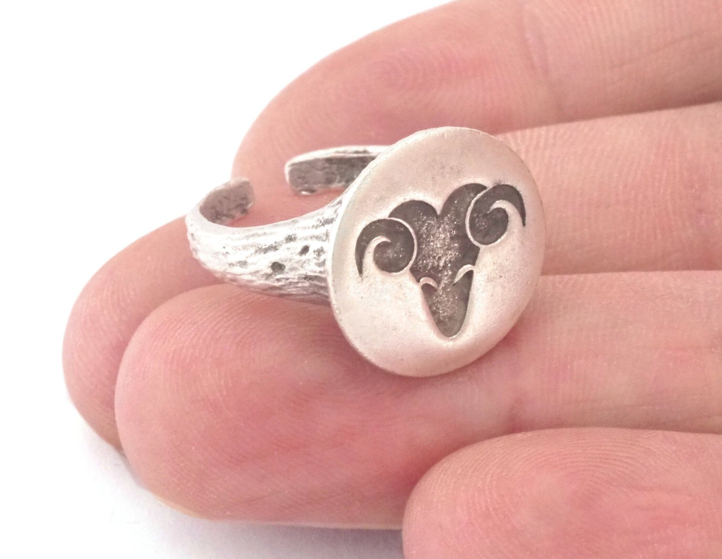 Ram Aries Horoscope Ring Bark Textured Band Round Ring Adjustable Ring Antique silver plated brass (5 - 8.5US inner size) OZ4864