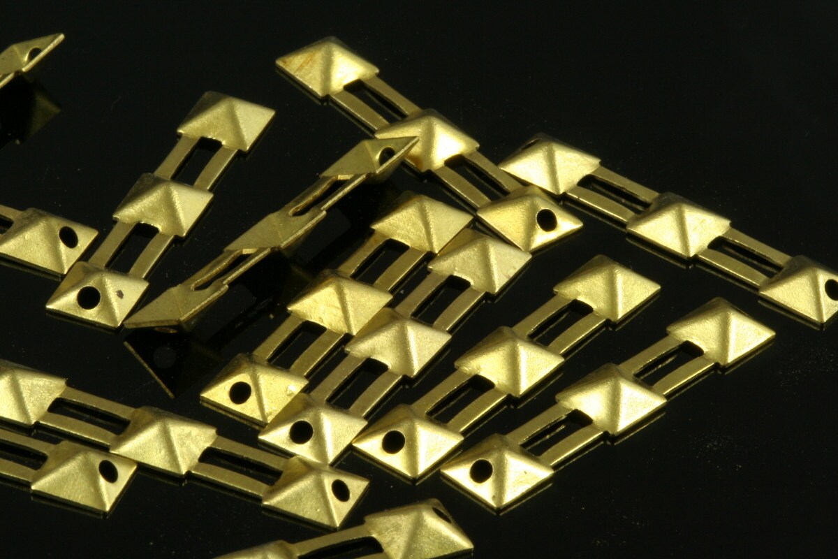 Rectangle pyramid connector 60 pcs Raw Brass 30X6mm Charms ,Findings 499R-32