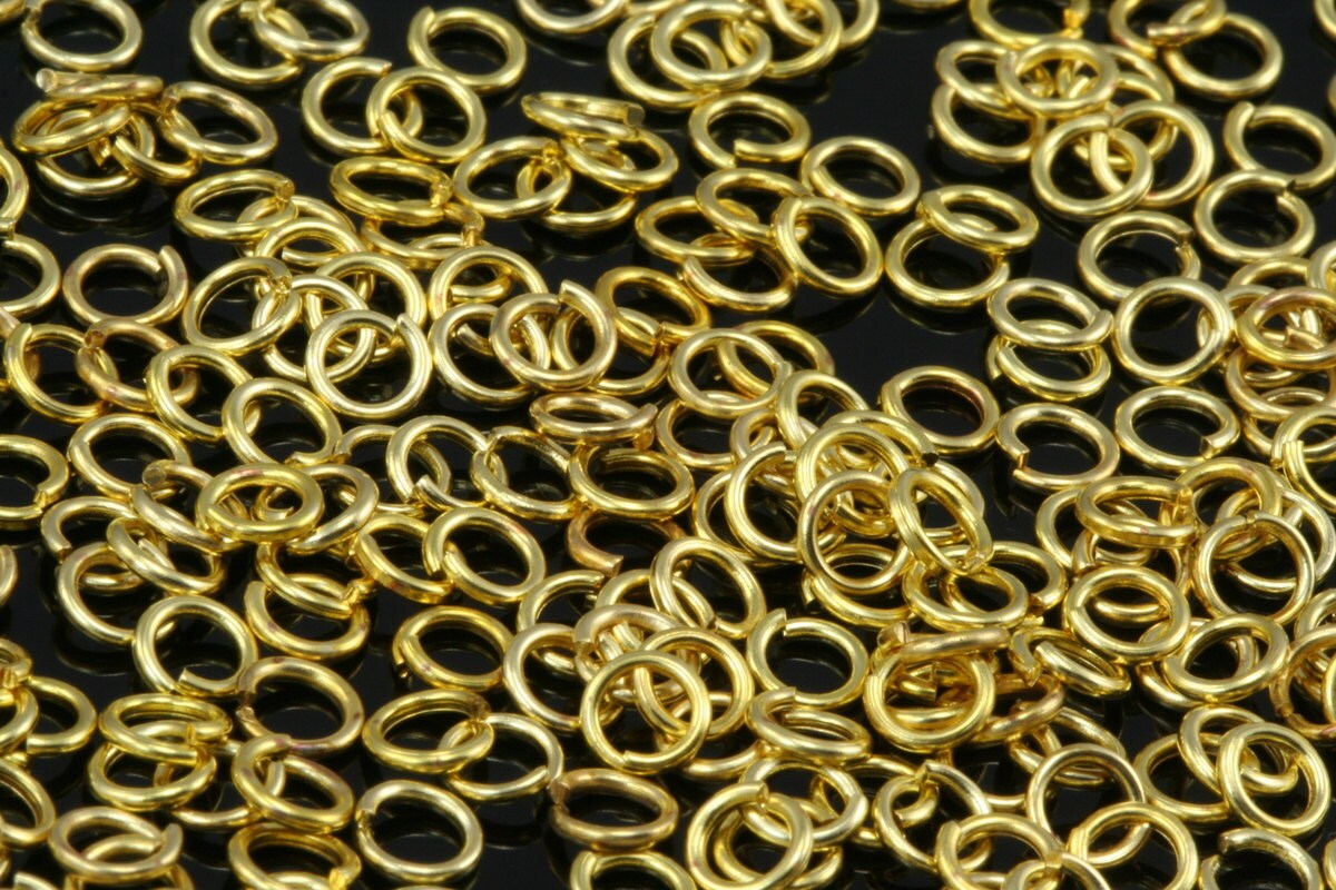 Open jump ring raw brass (varnish) 4mm 21 gauge( 0,7mm ) jumpring 1155V