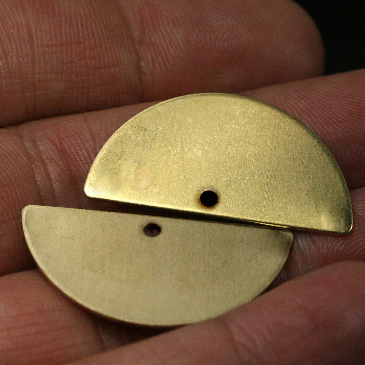 32x16x0.8mm raw brass semi circle blanks half moon shape pendant (2mm 0,08" 12 gauge hole) SCS 1076RT