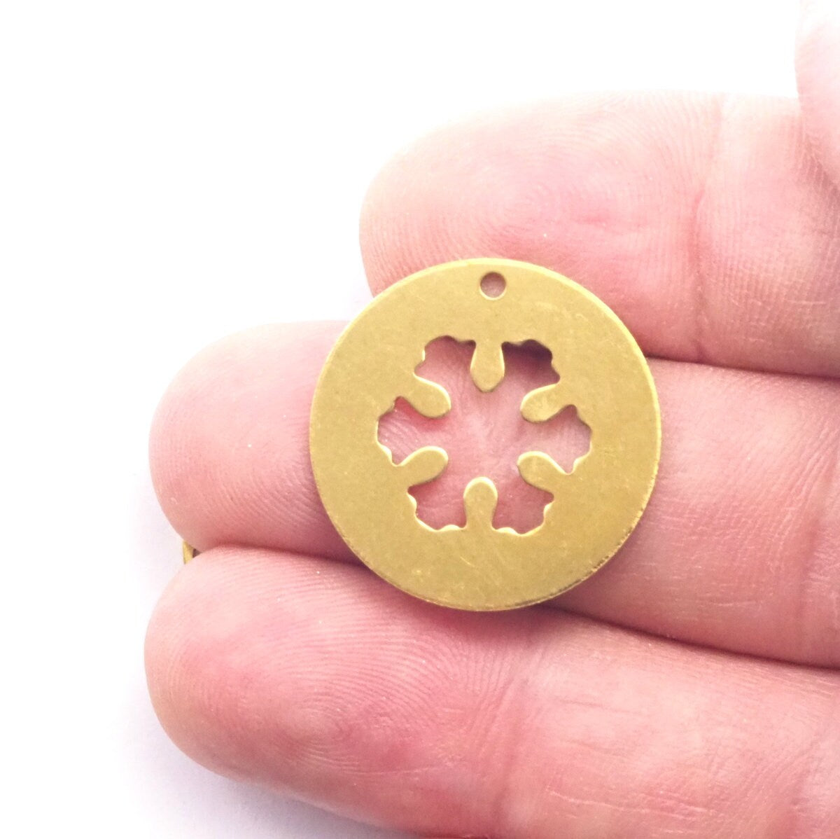 Snow flake Tag 23mm raw brass circle , thickness : 1mm 18 gauge , 1992R-245