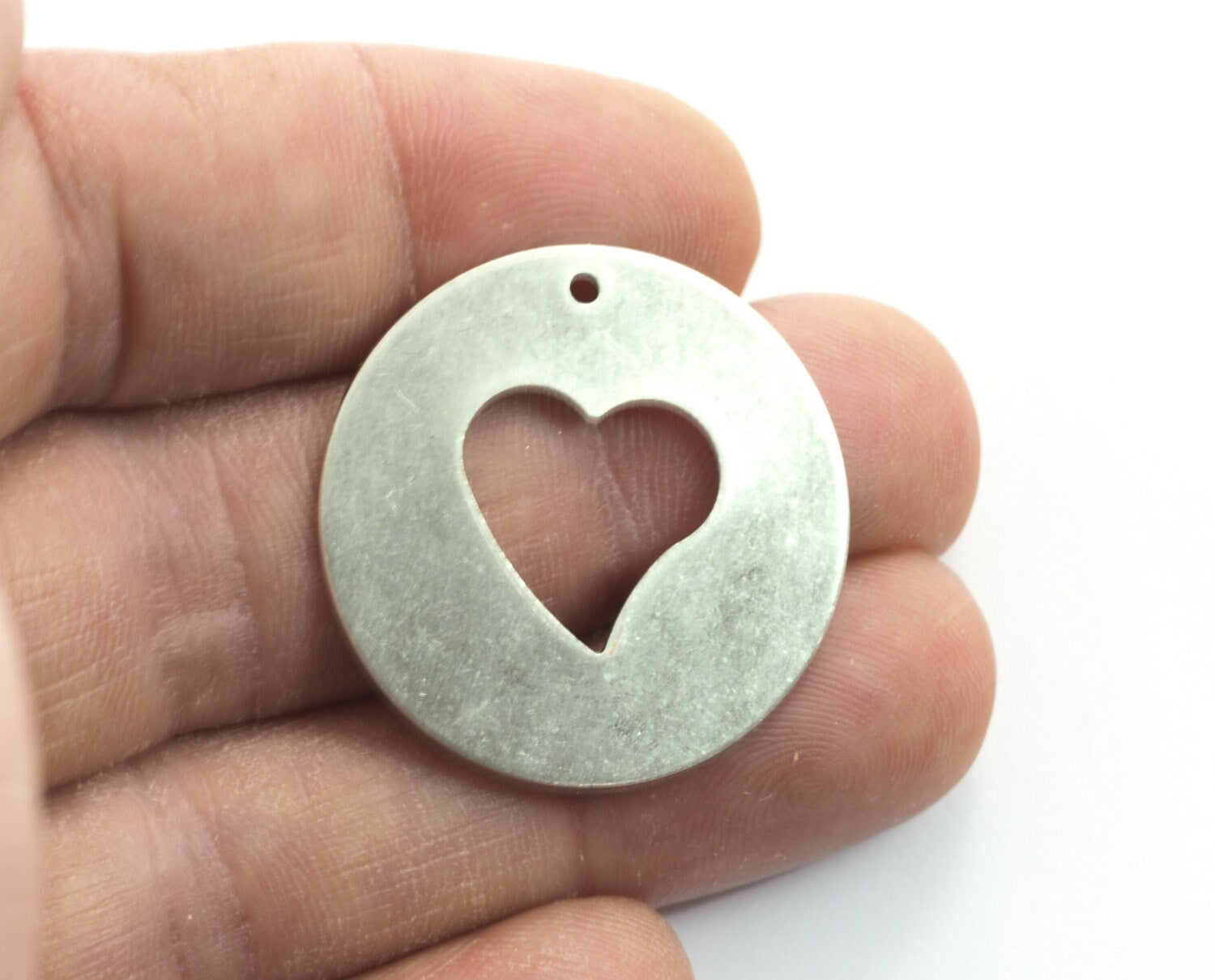 Heart tag 30mm Antique silver plated brass circle tag, thickness : 0.81mm 20 gauge , 1995-390