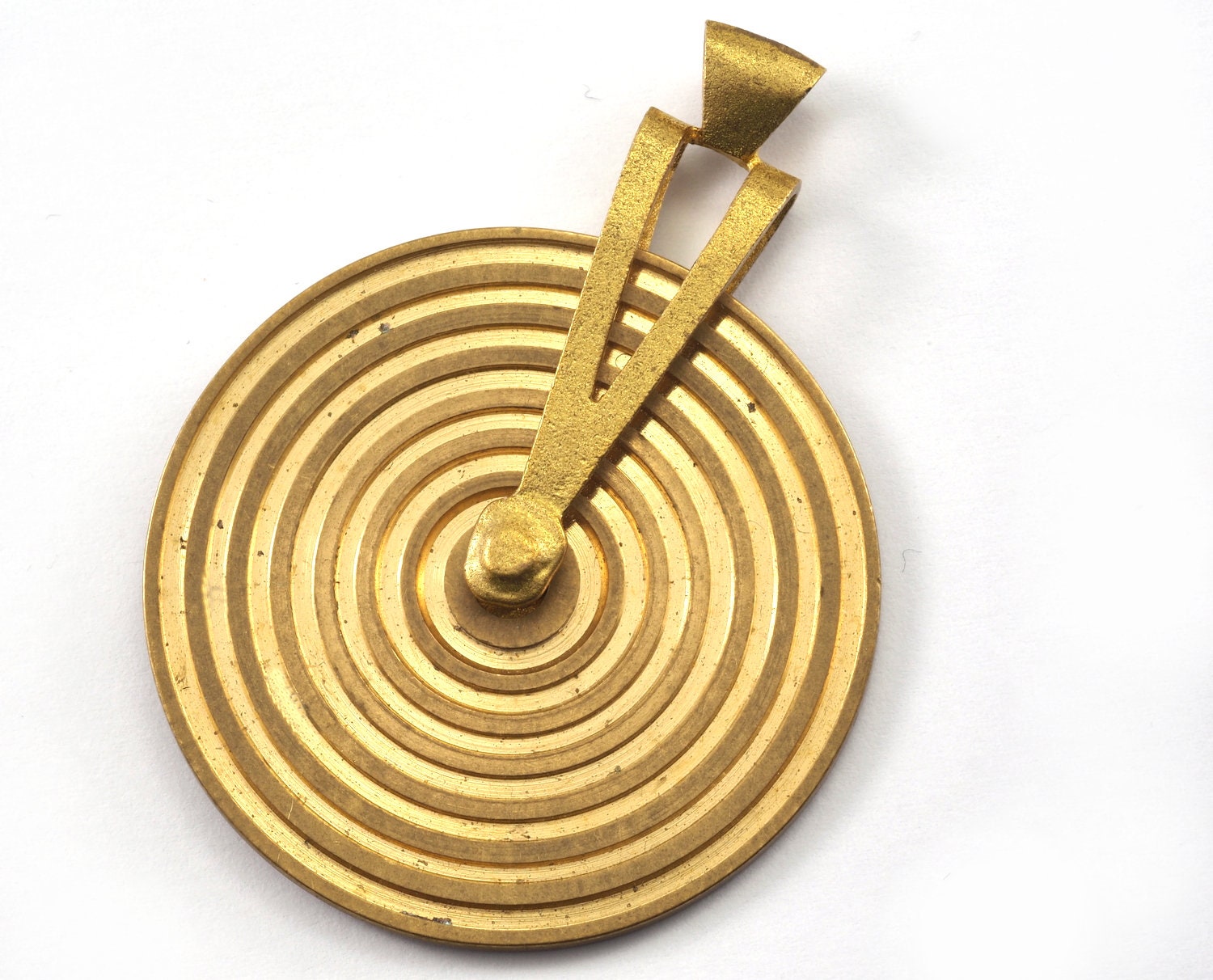 Circle round stripe carved pendant 52x40mm Raw brass necklace 2108