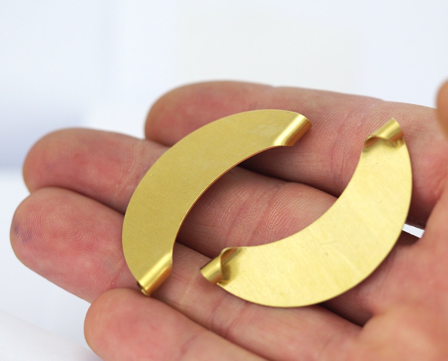 folded crescent brass 44x20mm pendant charms Raw brass 2255-200