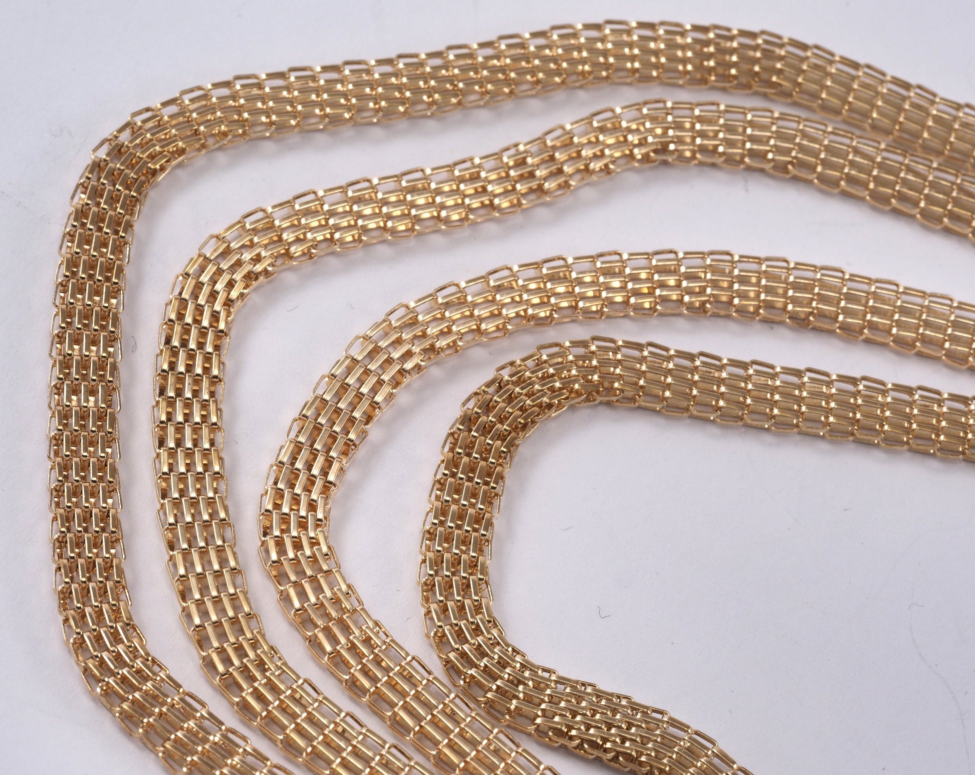 Yellow tone mesh chain 5.2x2.3mm Z117