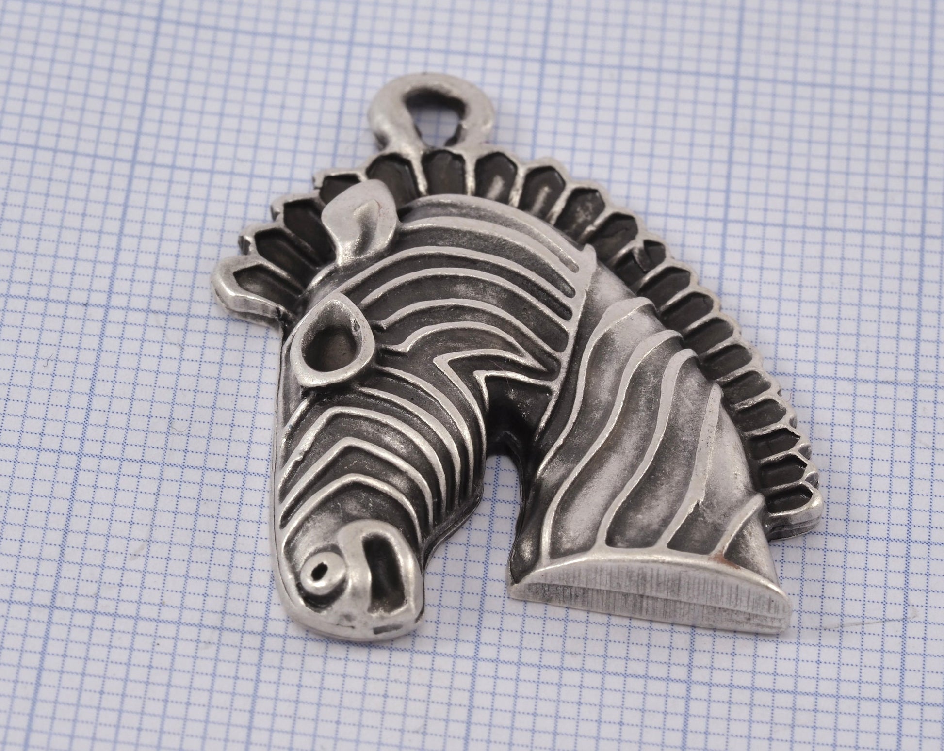 Horse head pendant charms one loop Antique Silver plated Alloy 37.5x27.5mm findings 2233