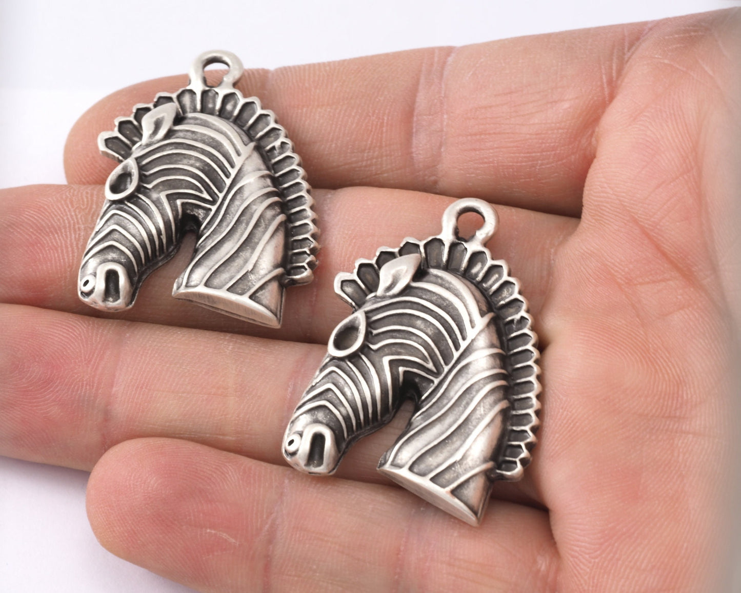 Horse head pendant charms one loop Antique Silver plated Alloy 37.5x27.5mm findings 2233