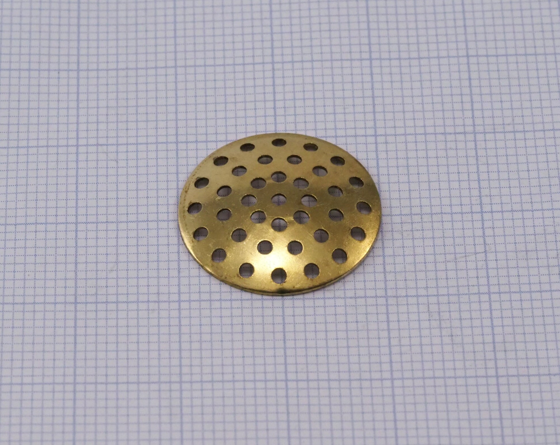 Raw Brass 20mm cambered colander circle connector charms, findings 2342