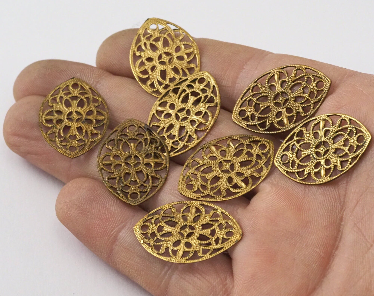 2 pcs Vintage Raw Brass Filigree pendant 27x18mm finding probably made in Germany O30