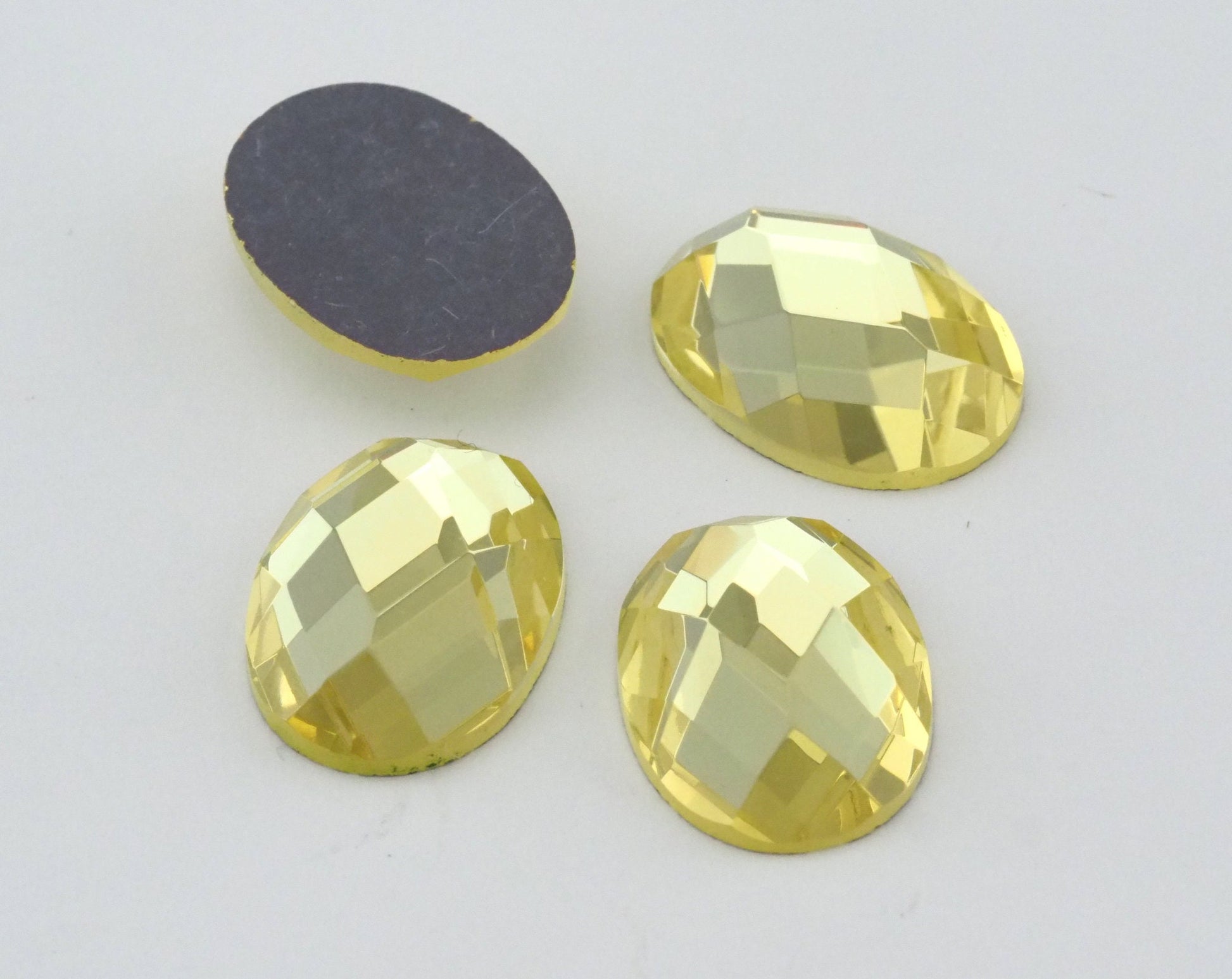 Wholesale 172 Pcs. Faceted Oval Mirror Glass Foiled cabochons 18x13mm WS001