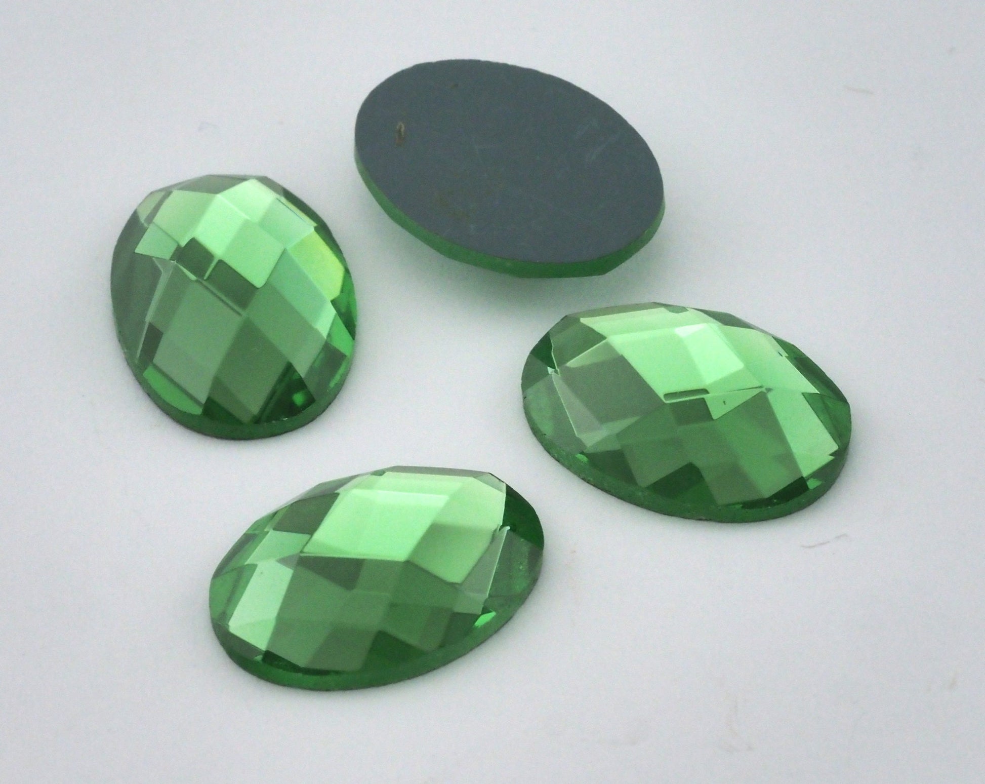 Wholesale 172 Pcs. Faceted Oval Mirror Glass Foiled cabochons 18x13mm WS001