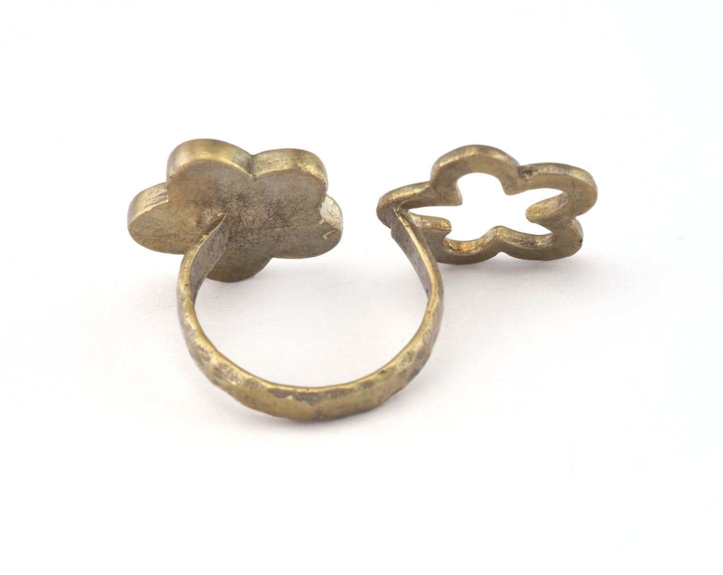 Ring Flowers Adjustable Ring Bezel 21x36mm Raw brass (19mm 9US inner size - Adjustable ) OZ2610