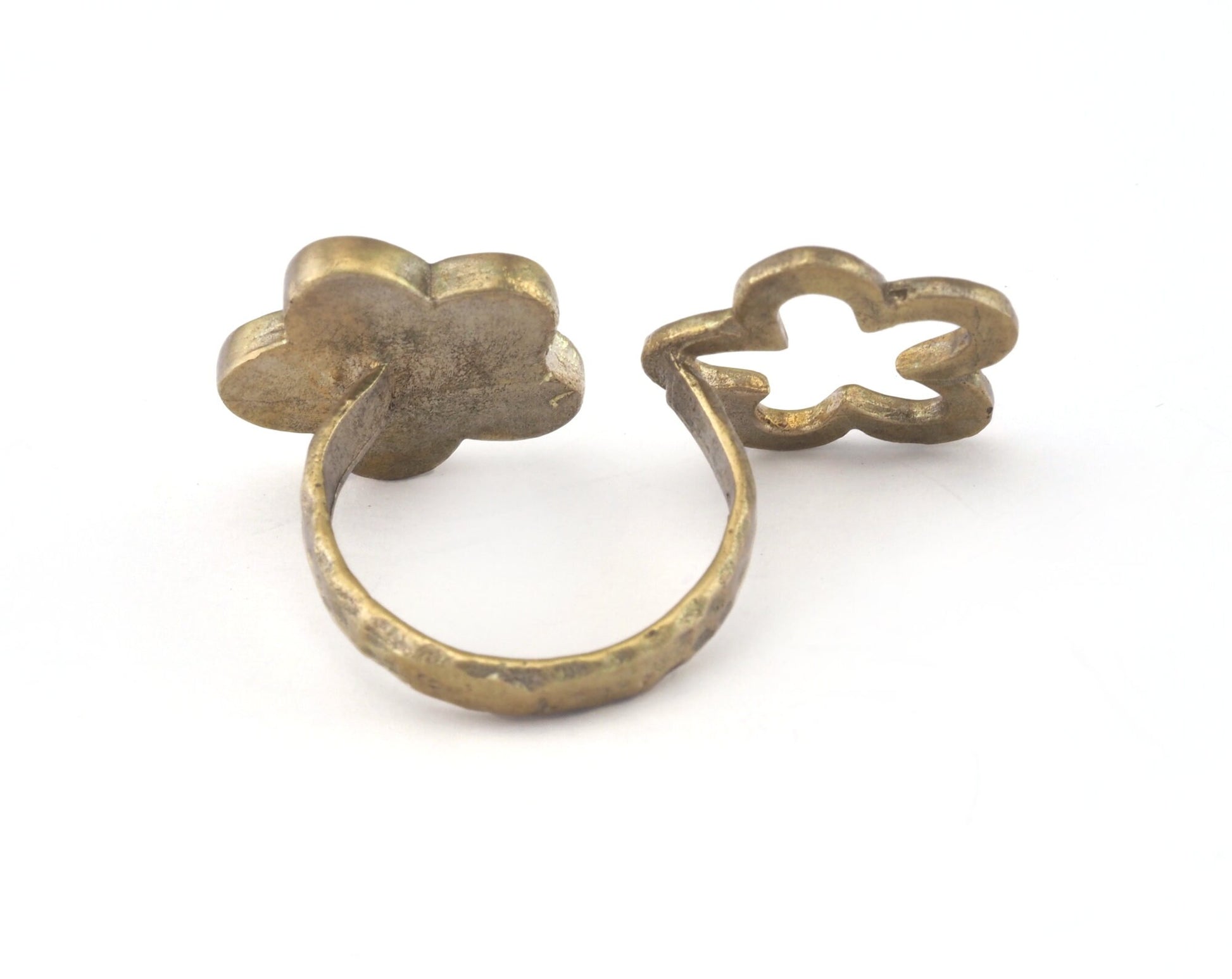 Ring Flowers Adjustable Ring Bezel 21x36mm Raw brass (19mm 9US inner size - Adjustable ) OZ2610