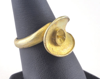 Ring Adjustable Ring Bezel (for 6mm half drilled ball) Raw brass (18mm 8US inner size - Adjustable ) OZ2102