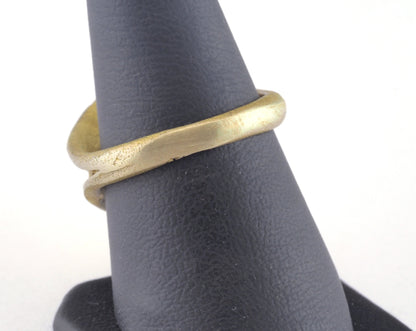 Ring Adjustable Ring Bezel (for 6mm half drilled ball) Raw brass (18mm 8US inner size - Adjustable ) OZ2102