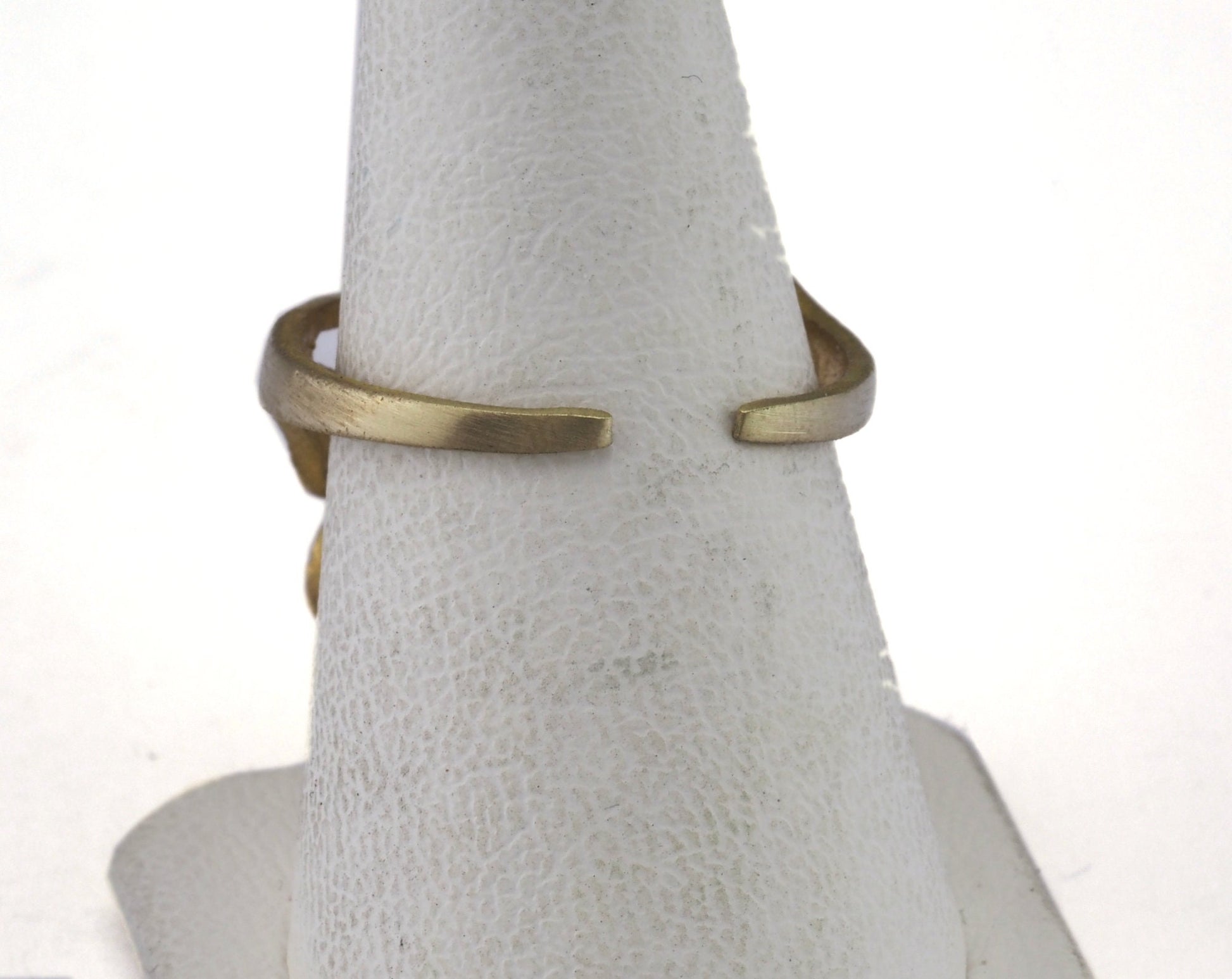 Minimalist Leaf Ring Adjustable Raw brass (18mm 8US inner size) OZ2643