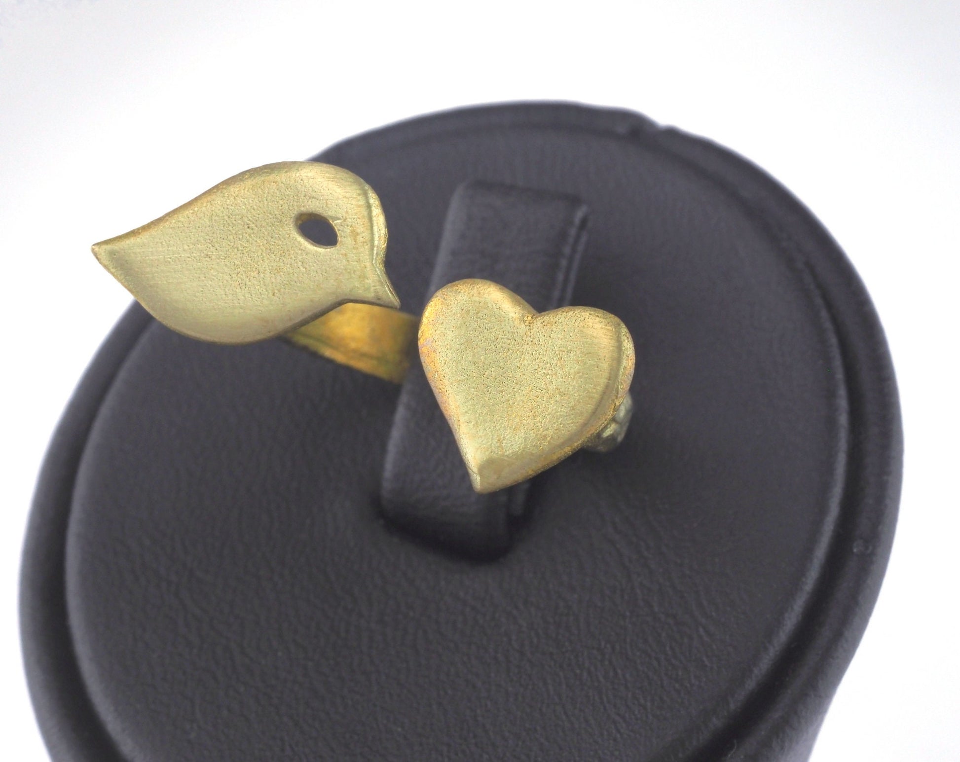 Minimalist Heart Bird Hammered Adjustable Ring Raw brass (18mm 8US inner size) OZ2652