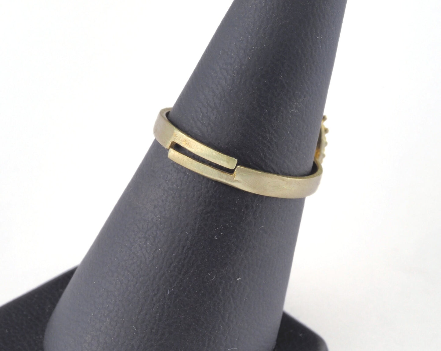 Ring Adjustable Ring Bezel - Loop Raw brass (17mm 7US inner size - Adjustable ) OZ2678