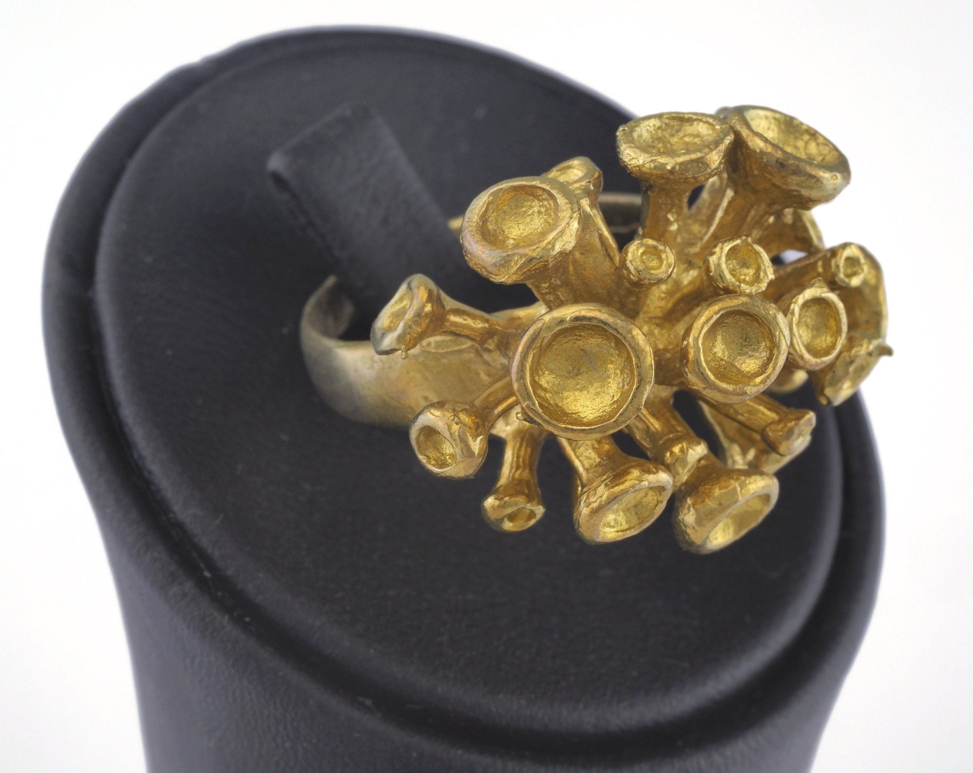 Ring Adjustable Ring Bezel - Cup Raw brass (18mm 8US inner size - Adjustable ) OZ2697