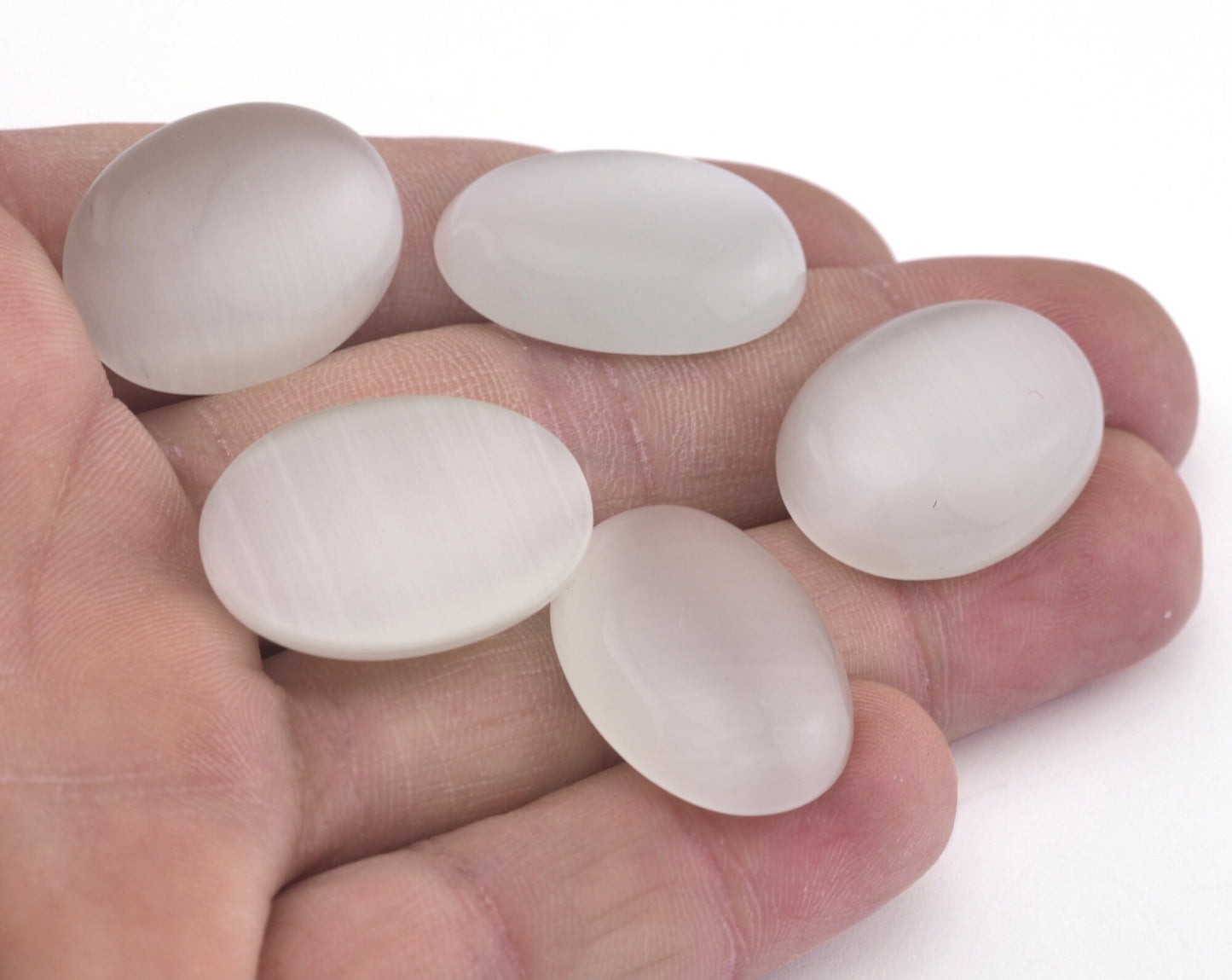 White Synthetic Cats Eye Glass 25x18mm Cabochon cab120-08