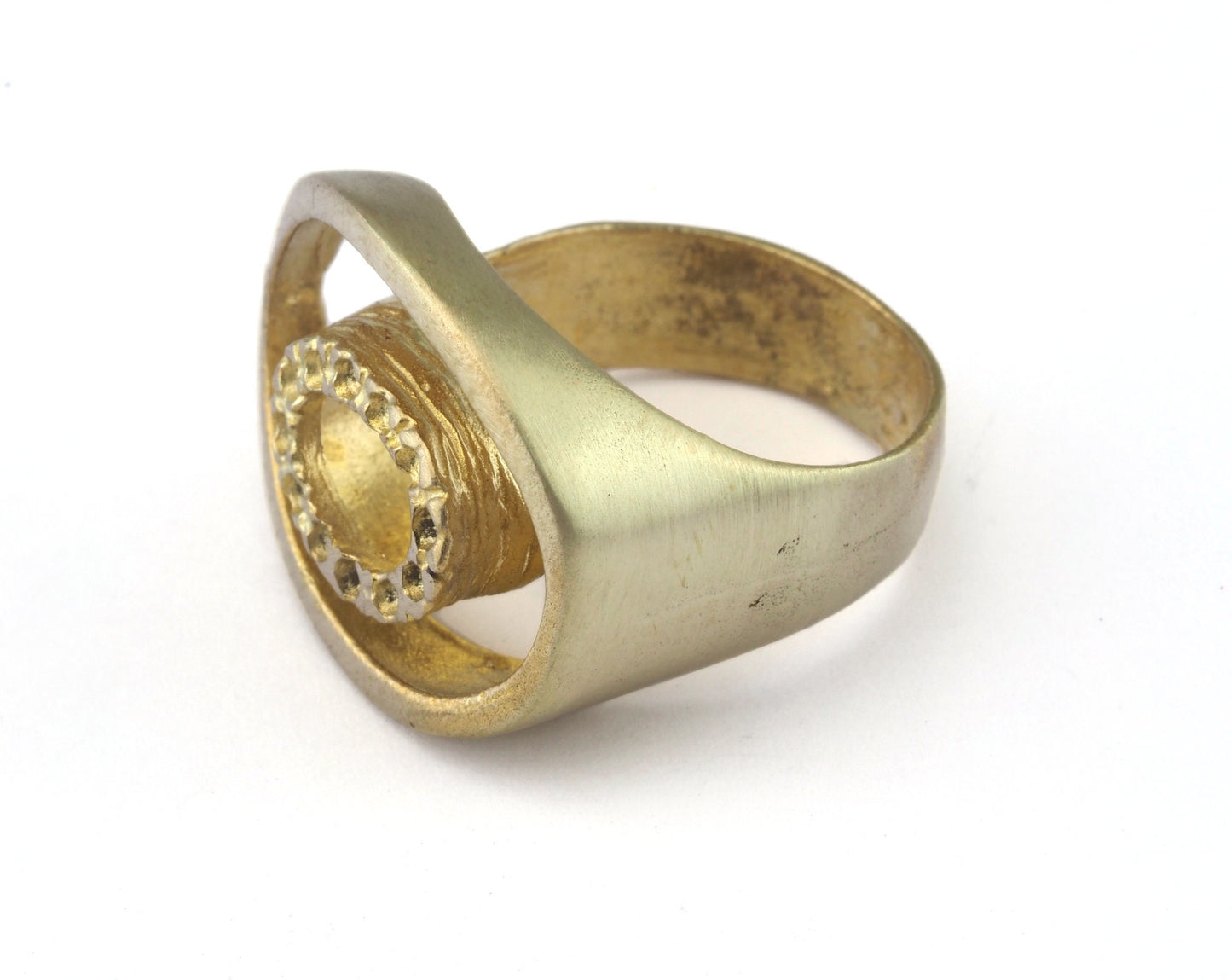 Oval Ring Adjustable Bezel (1mm) Raw brass (16.5mm 6US inner size - Adjustable ) OZ2641