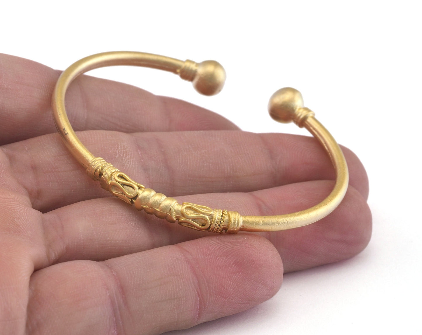 Ball Head Bracelet Matte Gold Plated Brass 1 pc. (55mm inner size - Adjustable ) OZ2961