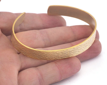 Textured Bracelet Matte Gold Plated Brass 1 pc. (65mm inner size - Adjustable ) OZ2970