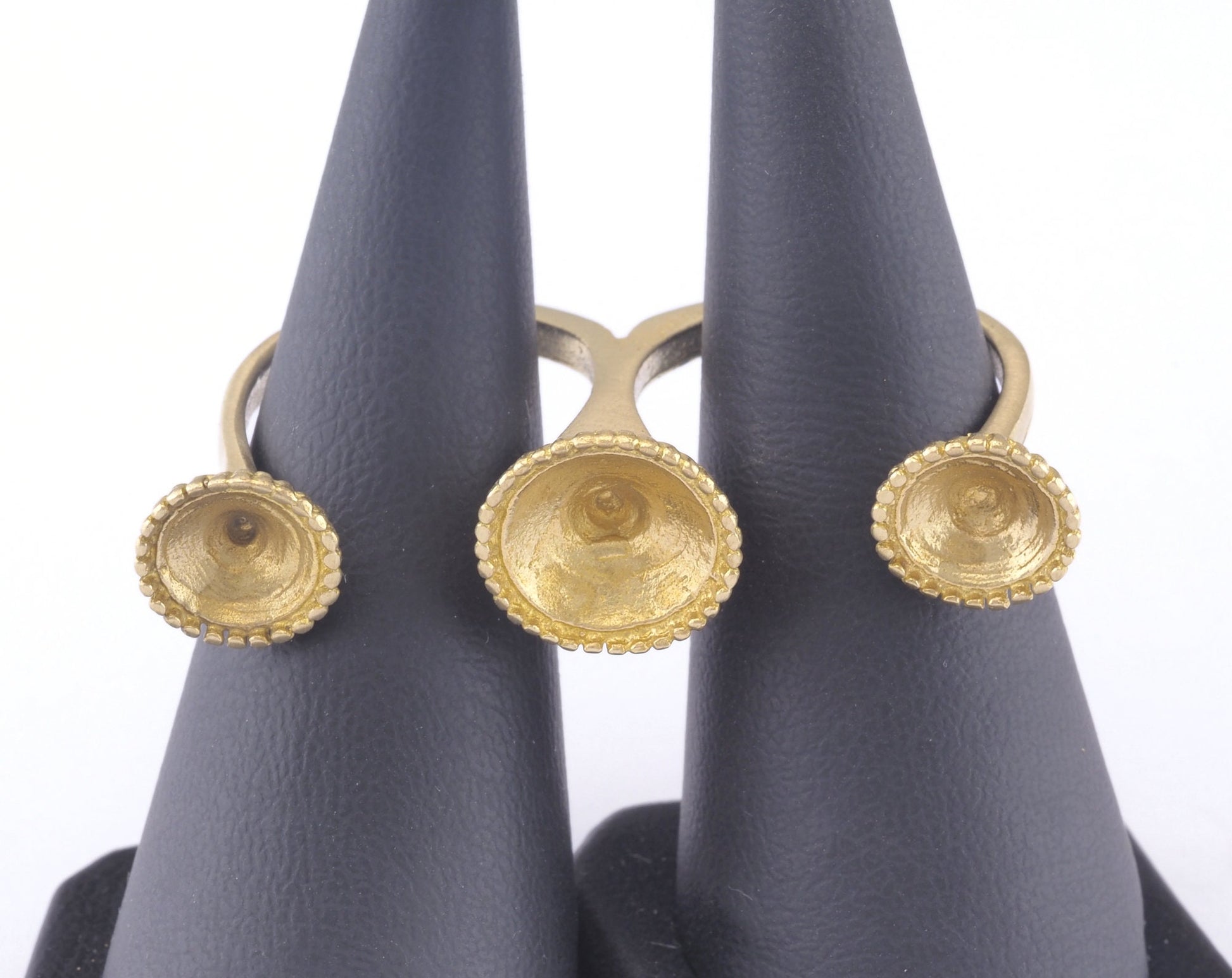 Ring Two Finger Adjustable Ring Bezel (10 - 8mm) Raw brass - Antique Silver - Antique Bronze (18mm 8US inner size - Adjustable ) OZ2649