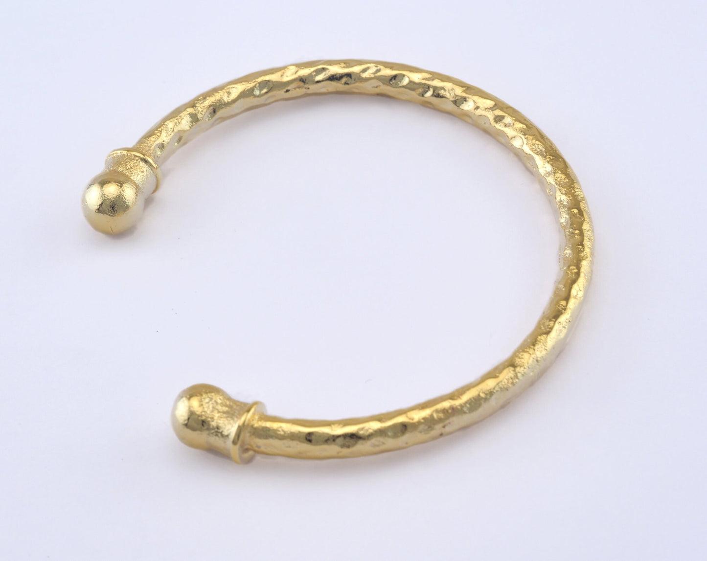 Hammered Bracelet Adjustable Shiny Gold Plated Brass (64mm inner size - Adjustable ) OZ3894