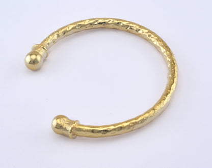 Hammered Bracelet Adjustable Shiny Gold Plated Brass (64mm inner size - Adjustable ) OZ3894