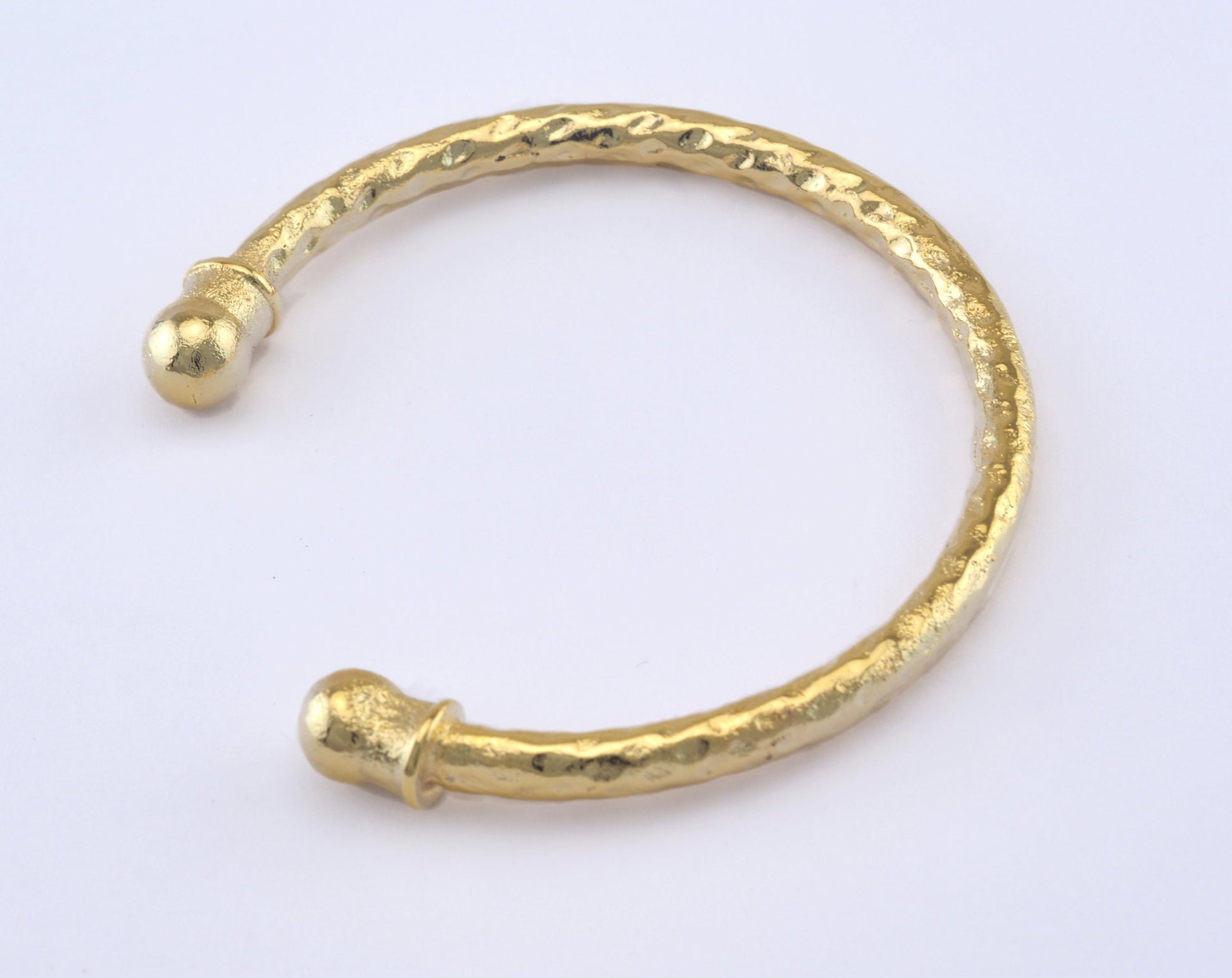 Hammered Bracelet Shiny Gold Plated Brass 1 pc. (55mm inner size - Adjustable ) OZ2960