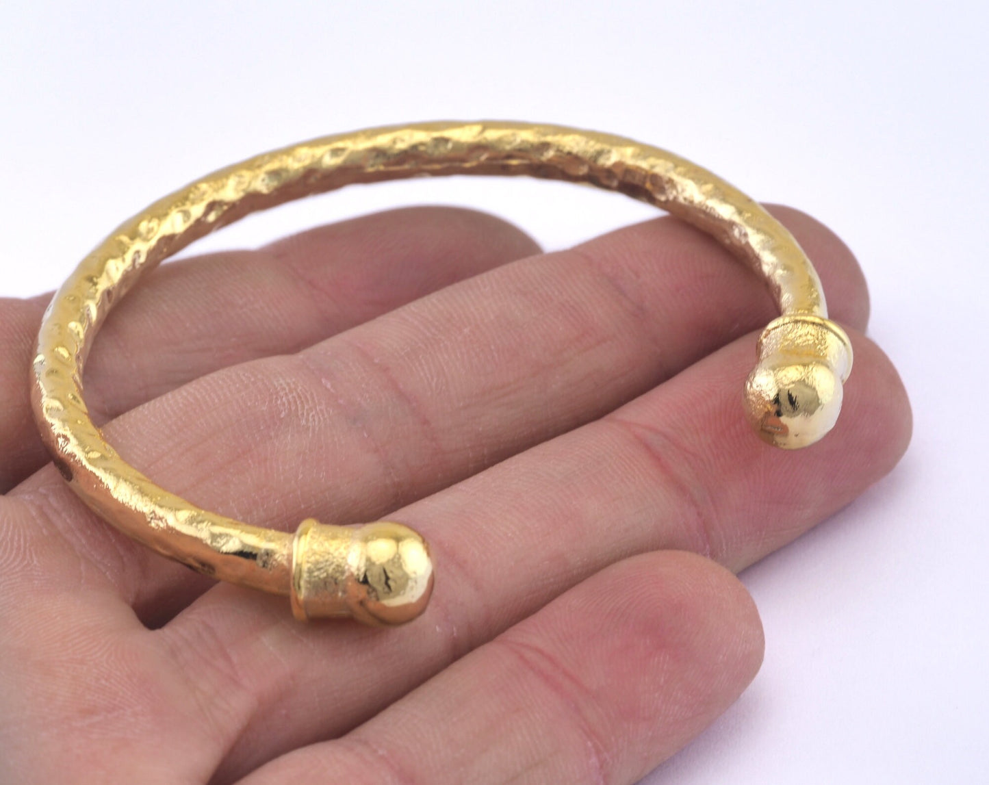 Hammered Bracelet Shiny Gold Plated Brass 1 pc. (55mm inner size - Adjustable ) OZ2960