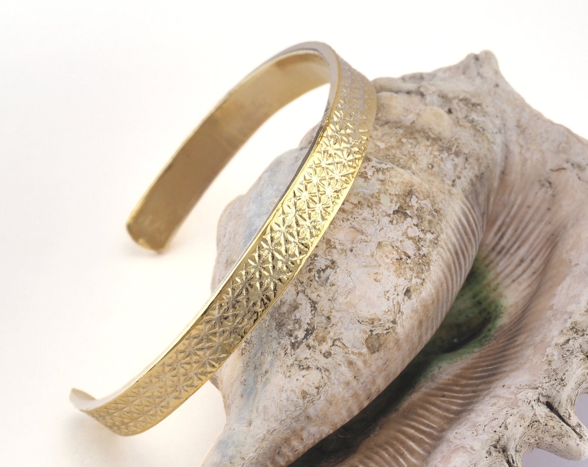 Textured Bracelet Shiny Gold Plated Brass 1 pc. (57mm inner size - Adjustable ) OZ2974