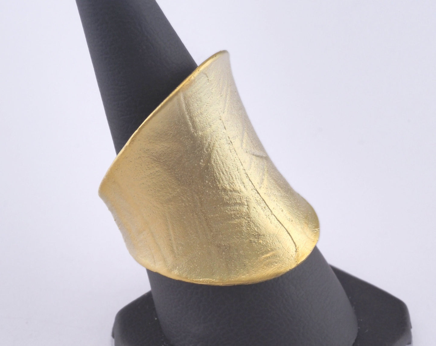 Adjustable Ring Matte Gold Plated brass (18mm 8US inner size) Oz2990