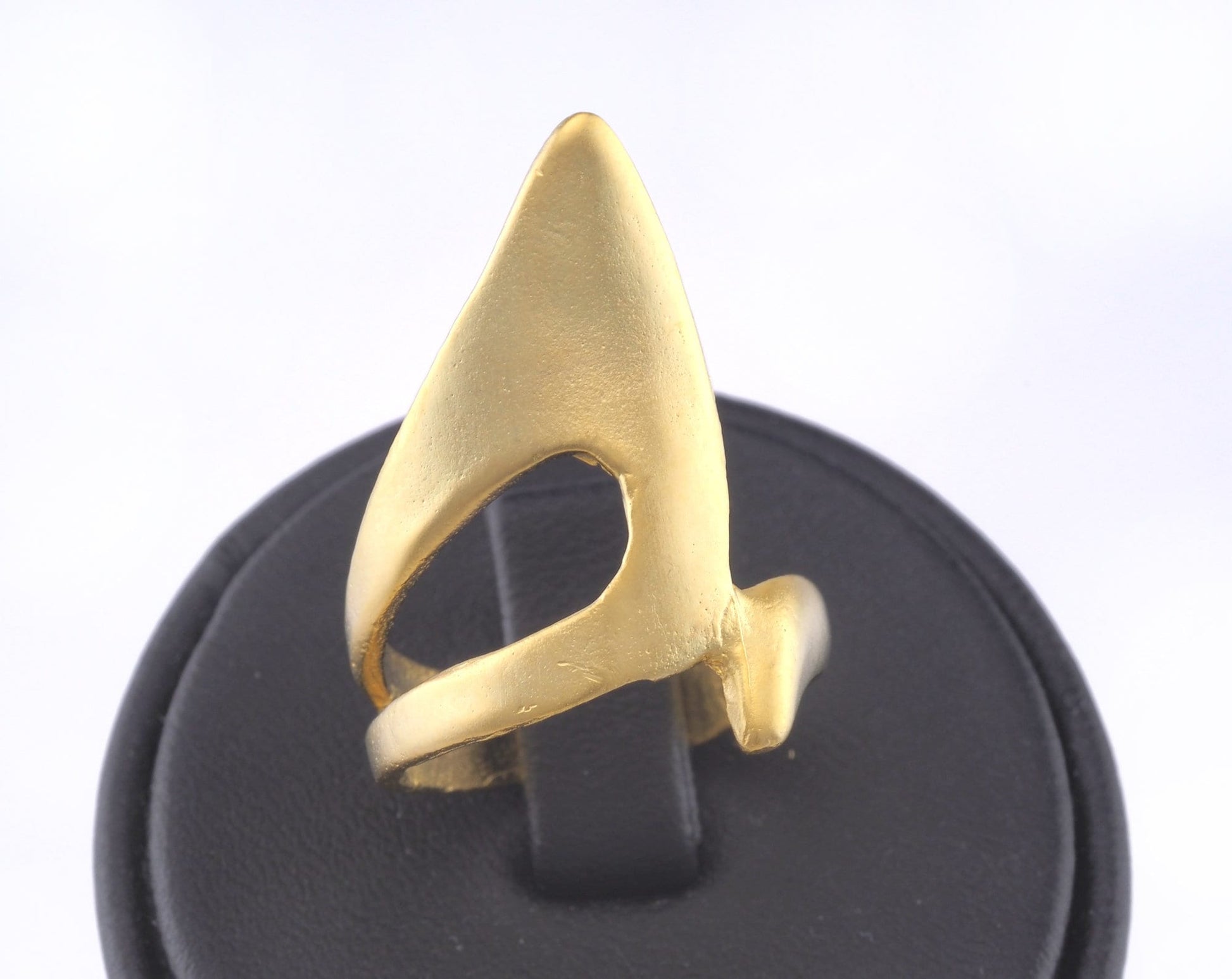 Adjustable Shark tail ring Matte Gold Plated brass (18mm 8US inner size) Oz2991