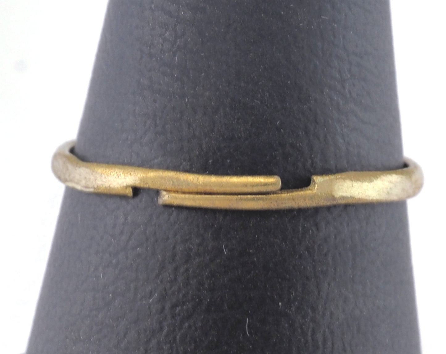 Ring Adjustable Ring Bezel - Loop Raw brass (18mm 7.5US inner size - Adjustable ) OZ2715