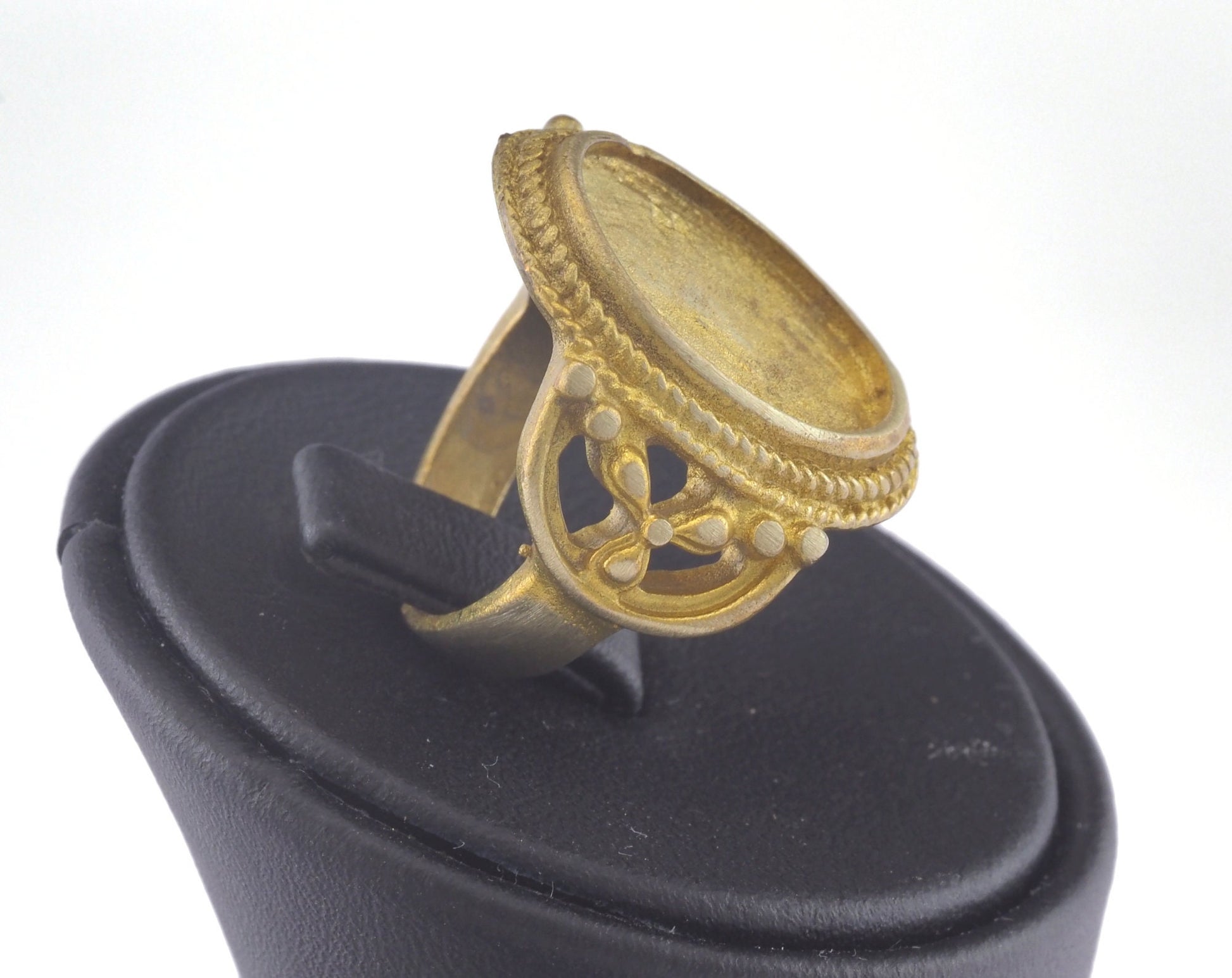 Ring Adjustable Ring Bezel - Raw brass (18mm 7.5US inner size - Adjustable ) OZ2841