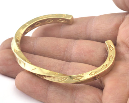 Cuff Bracelet Swirl Adjustable Raw Brass (62mm inner size - Adjustable ) OZ3167