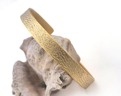Textured Bracelet Matte Gold Plated Brass 1 pc. (65mm inner size - Adjustable ) OZ2970
