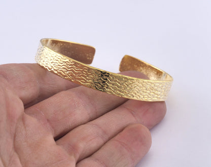 Textured Bracelet Shiny Gold Plated Brass 1 pc. (65mm inner size - Adjustable ) OZ2970