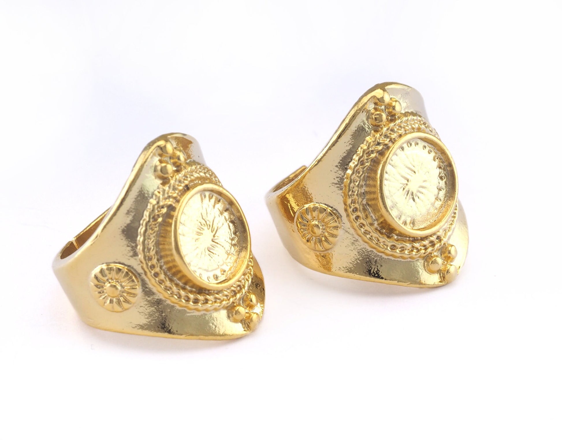 Ring Flowers Adjustable Ring Bezel - Shiny Gold Plated brass (18mm 7.5US inner size - Adjustable ) OZ2981