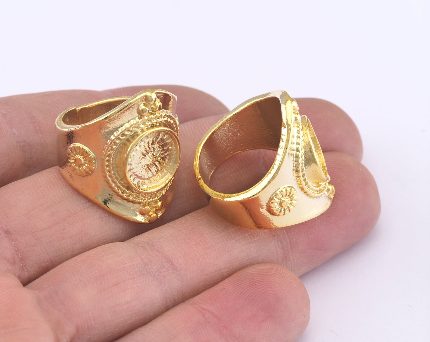 Ring Flowers Adjustable Ring Bezel - Shiny Gold Plated brass (18mm 7.5US inner size - Adjustable ) OZ2981