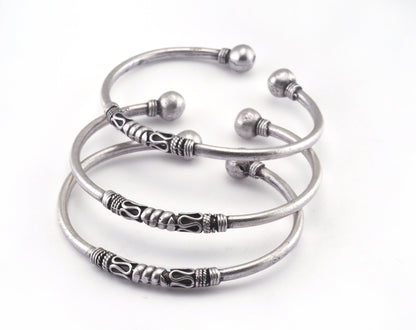 Ball Head Bracelet Adjustable Antique Silver Plated Brass (55mm inner size - Adjustable ) OZ2961