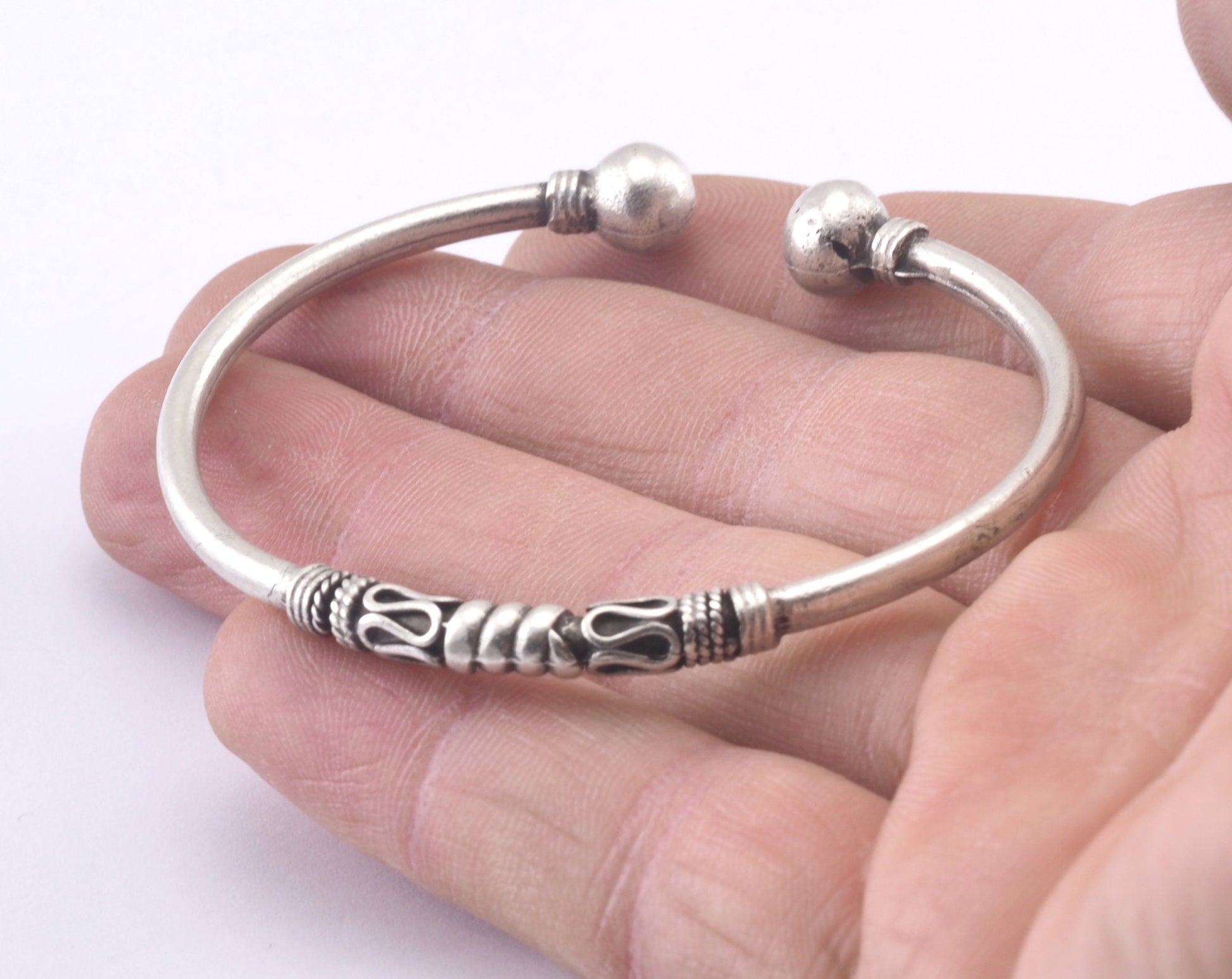 Ball Head Bracelet Adjustable Antique Silver Plated Brass (55mm inner size - Adjustable ) OZ2961