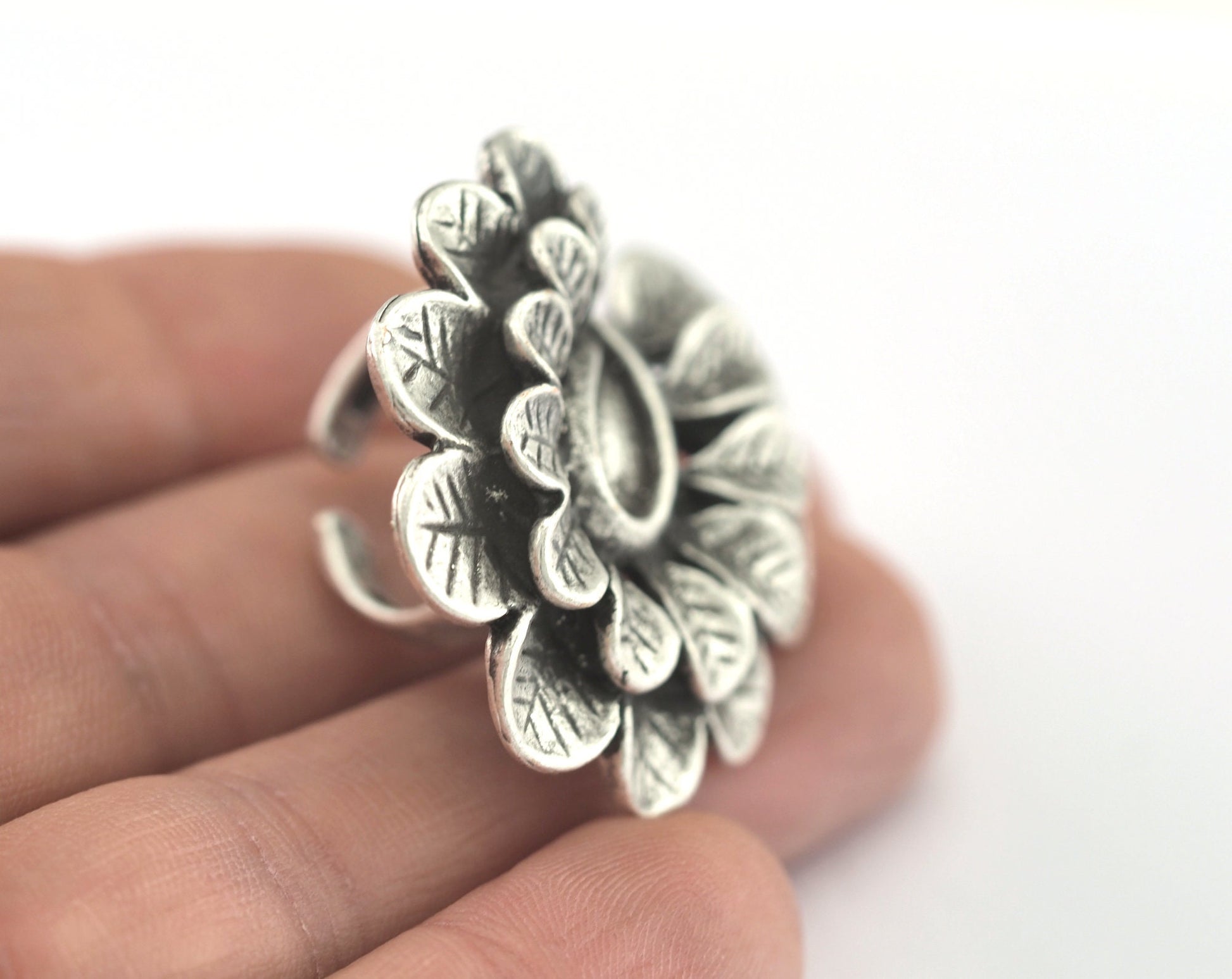 Leaves Ring Adjustable Bezel - Antique Silver Plated brass (17mm 7US inner size - Adjustable ) OZ2824