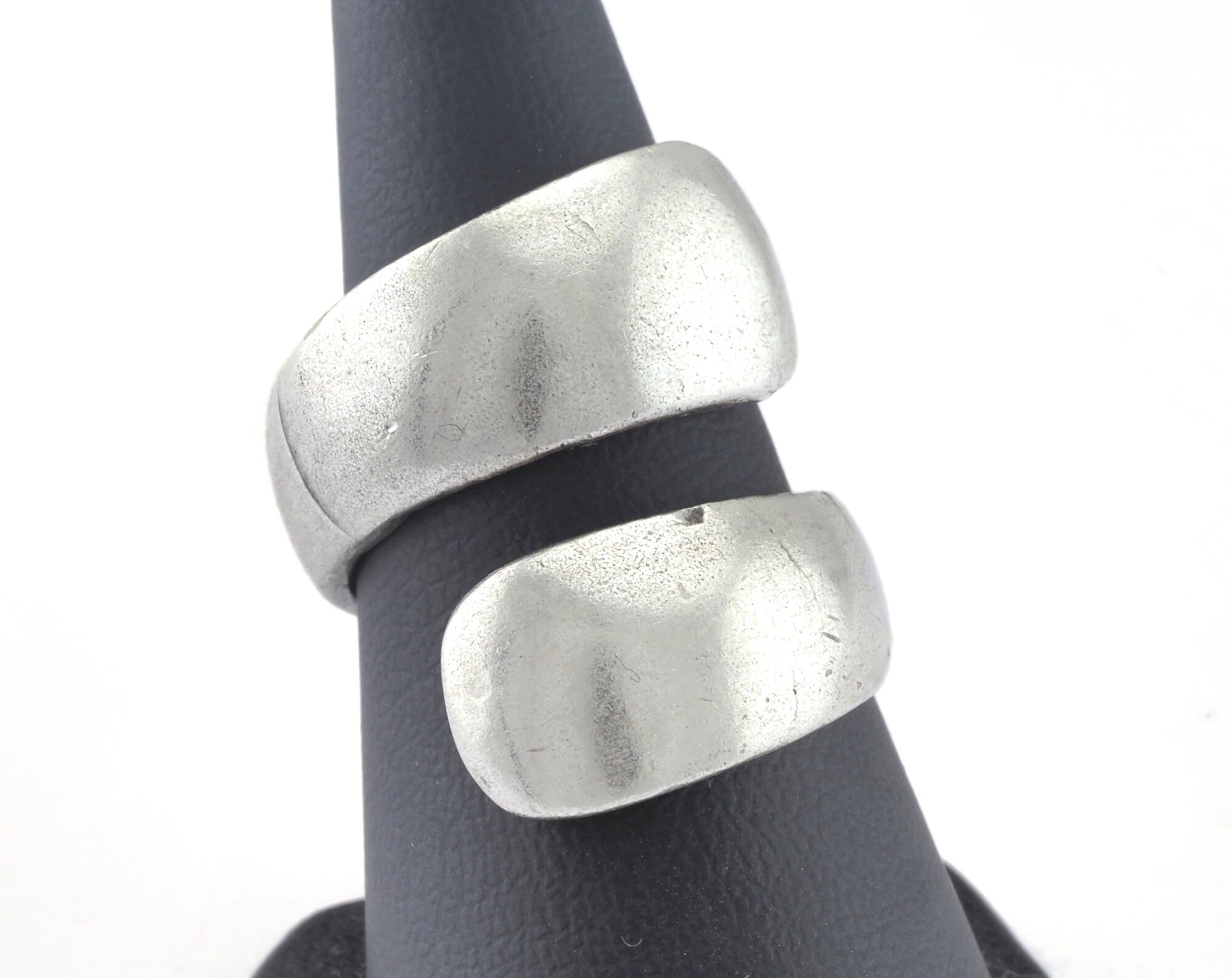 Adjustable Wrap Ring Antique Silver plated brass (18mm 8US inner size) Oz2987