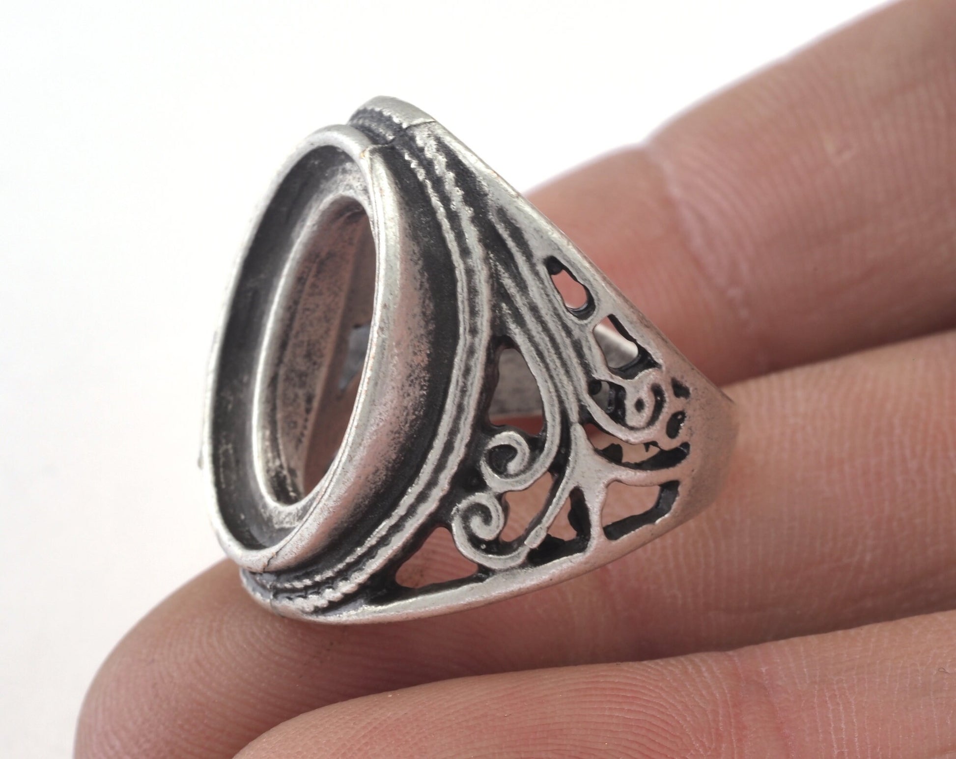 Ring Adjustable Ring 18x13 Bezel - Antique Silver Plated brass (18mm 7.5US inner size - Adjustable ) OZ2840